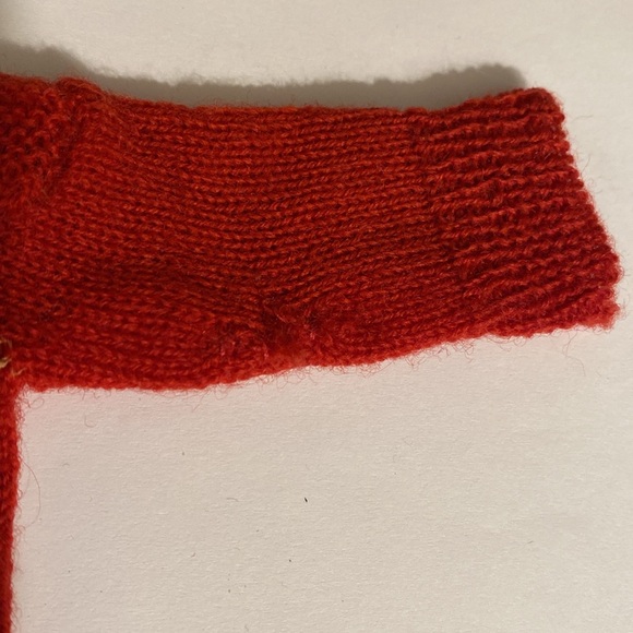 1950 VINTAGE RED WOOL TINY DOLL SWEATER - Picture 6 of 11